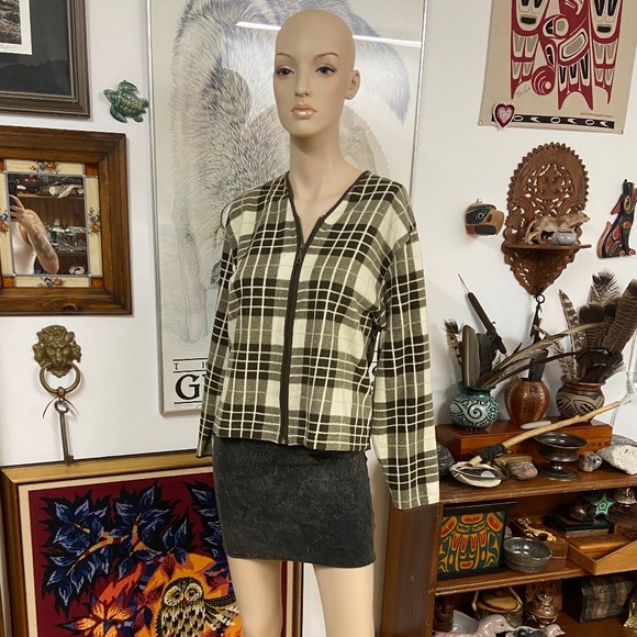 🐦⬛4/$20🐦⬛ Grandma's Sweater Plaid Fleece - Picture 1 of 10